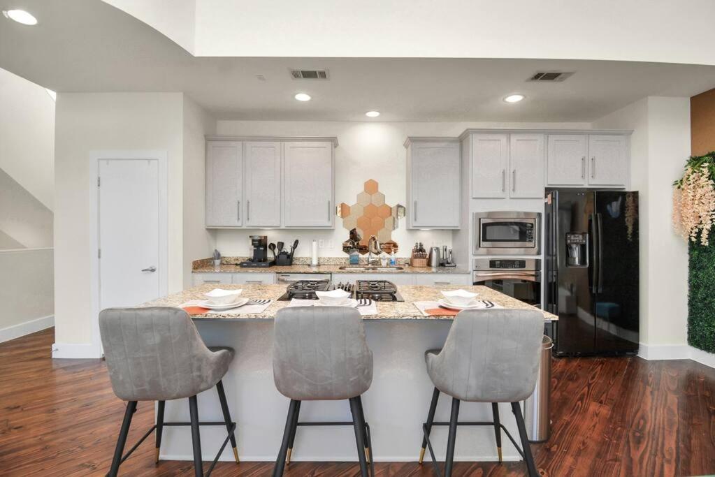3Br/3.5Ba Three Story East Downtown Townhouse With View Βίλα Χιούστον Εξωτερικό φωτογραφία