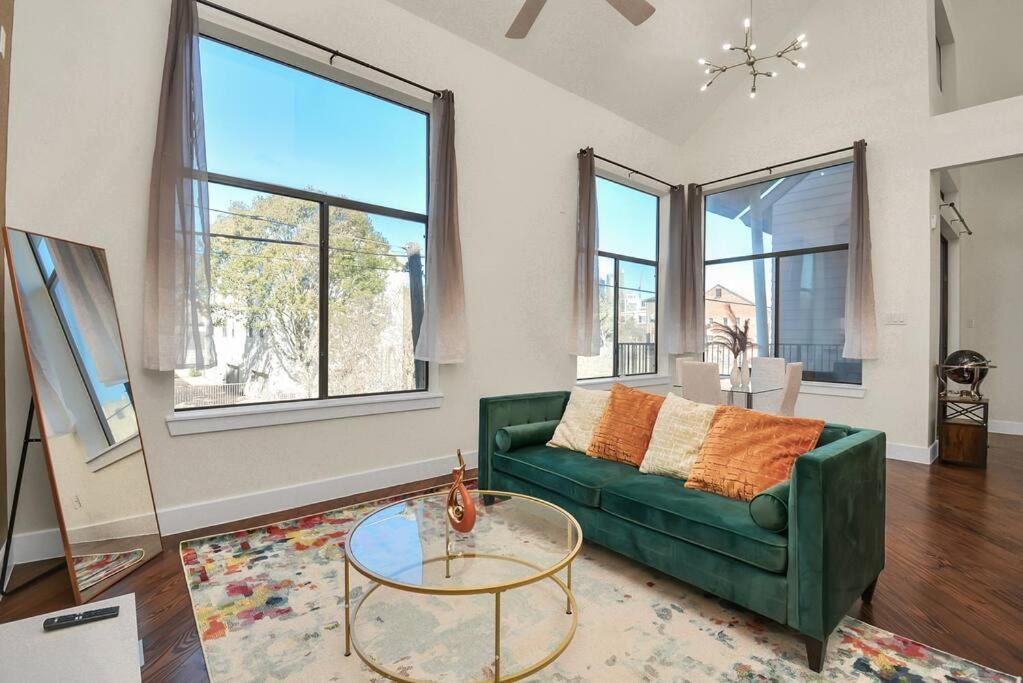 3Br/3.5Ba Three Story East Downtown Townhouse With View Βίλα Χιούστον Εξωτερικό φωτογραφία
