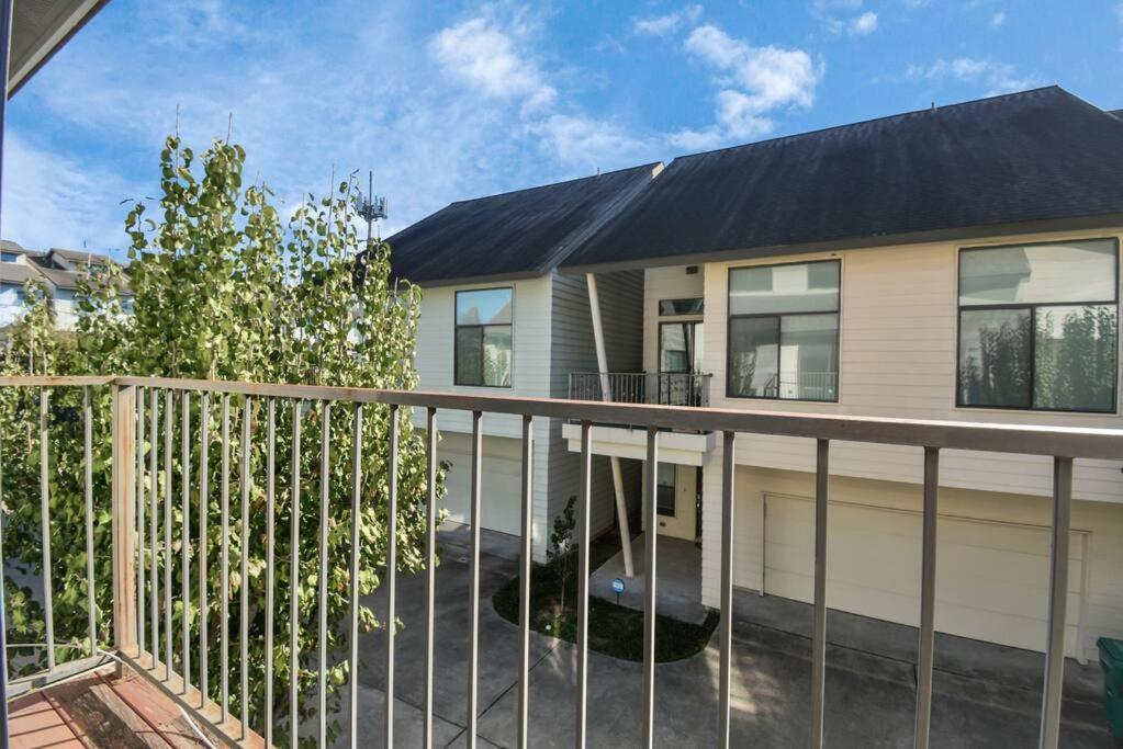 3Br/3.5Ba Three Story East Downtown Townhouse With View Βίλα Χιούστον Εξωτερικό φωτογραφία