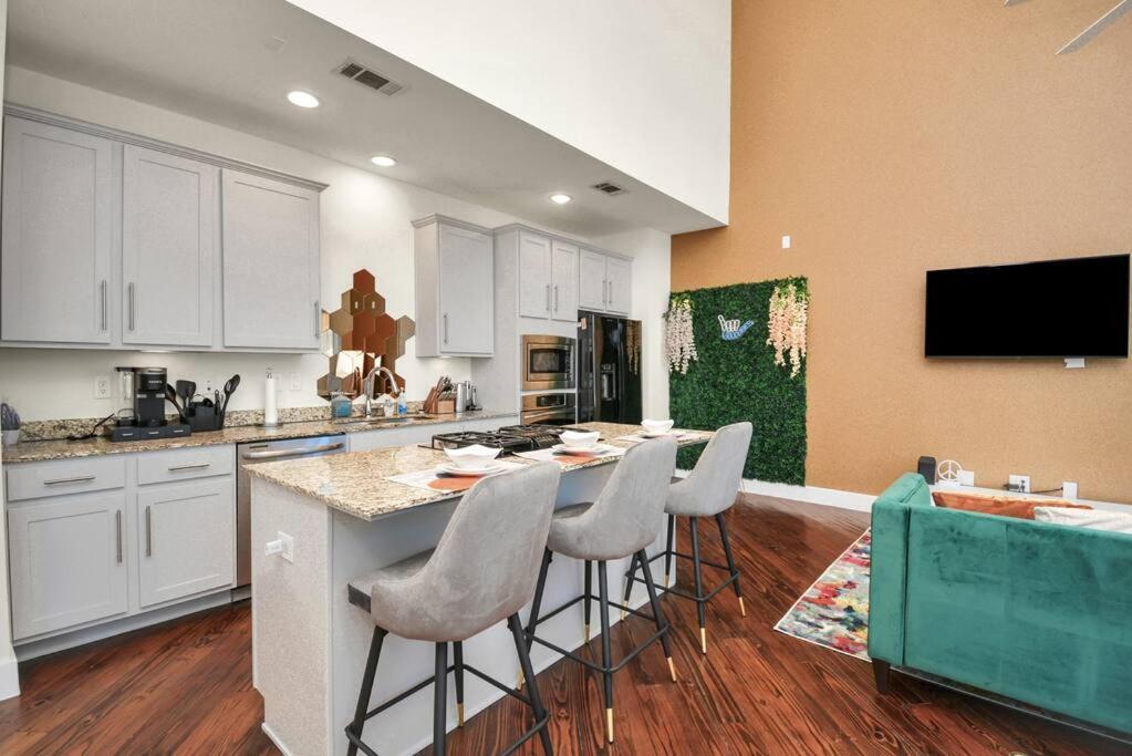 3Br/3.5Ba Three Story East Downtown Townhouse With View Βίλα Χιούστον Εξωτερικό φωτογραφία