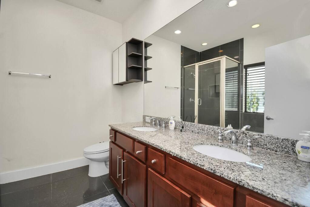 3Br/3.5Ba Three Story East Downtown Townhouse With View Βίλα Χιούστον Εξωτερικό φωτογραφία